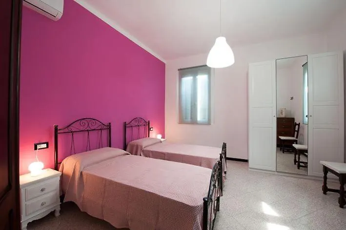 B&B La Quercia Di Mery La Villa  Bed & Breakfast